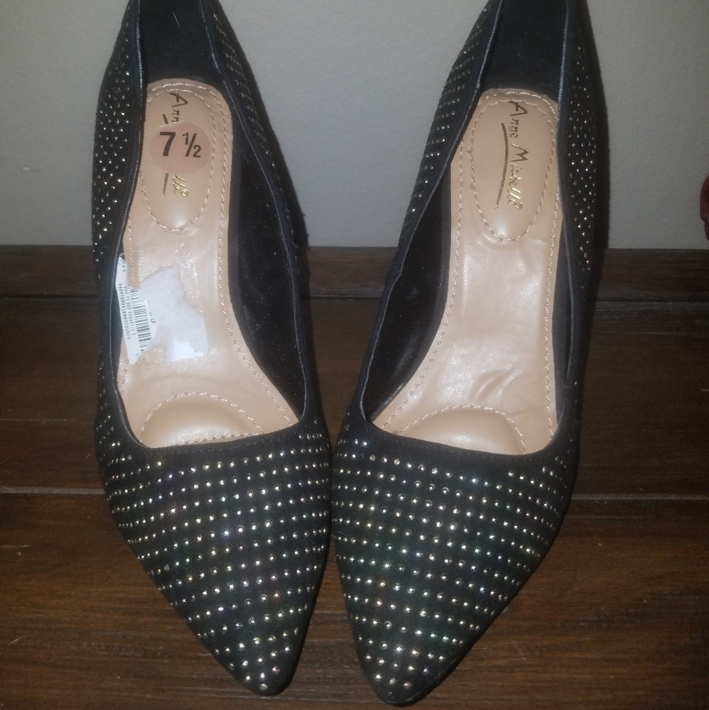 Black heels with gold studs